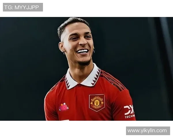 四大足球球星的超帅风采解析：他们如何在赛场上征服全世界的目光