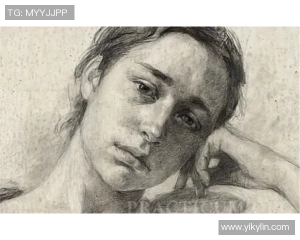 素描风格的足球明星女孩头像展现动感与魅力的艺术作品 素描风格的足球明星女孩头像展现动感与魅力的艺术作品